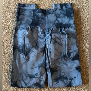 Curves N Combatboots seamless leggings w/ booty scrunch